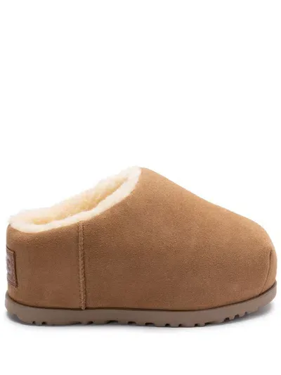 Ugg Pumped Slides In Brown