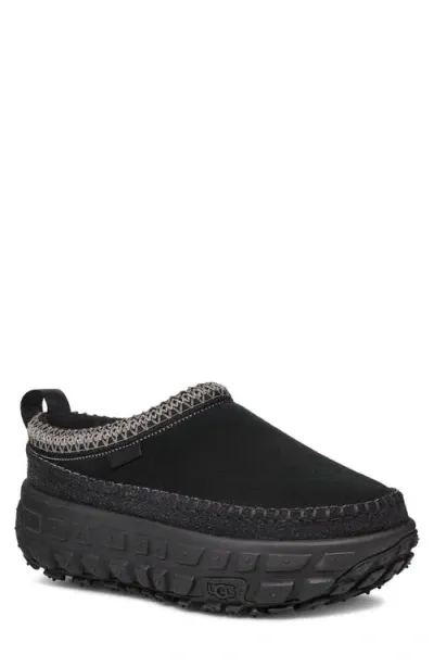 Ugg(r) Gender Inclusive Venture Daze Platform Indoor/outdoor Slip-on Shoe In Black/black