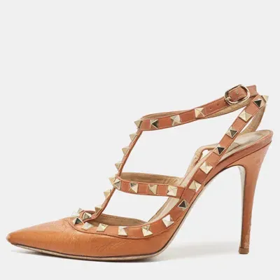 Pre-owned Valentino Garavani Brown Leather Rockstud Ankle Strap Pumps Size 37 In Tan