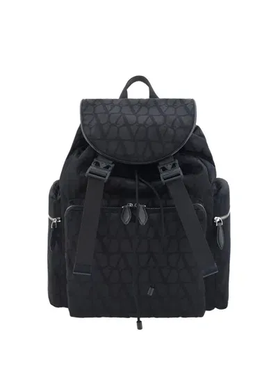 Valentino Garavani Valentino Buckled Zip In Black