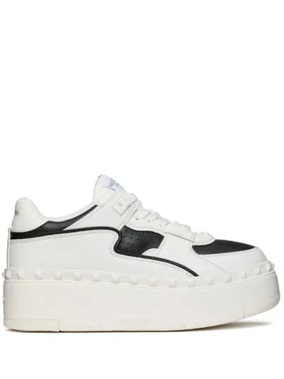 Valentino Garavani Freedots Xl Sneakers In Schwarz