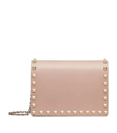 Valentino Garavani Leather Rockstud Chain Pouch In Pink