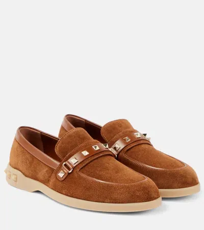 Valentino Garavani Leisure Flows Suede Loafers In Brown