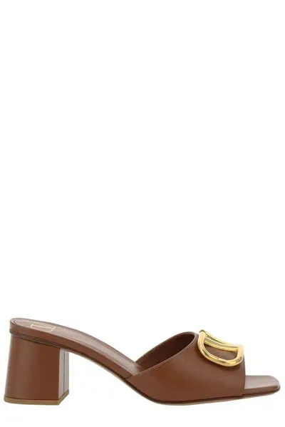 Valentino Garavani Valentino Logo Plaque Open Toe Mules In Leder