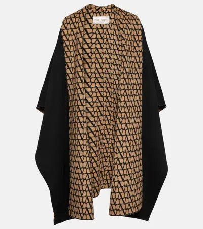 Valentino Monogram Reversible Wool Cape In Schwarz