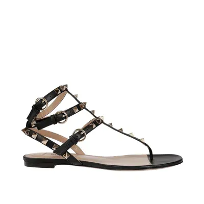 Valentino Garavani Rockstud Flip-flop Sandals In Black