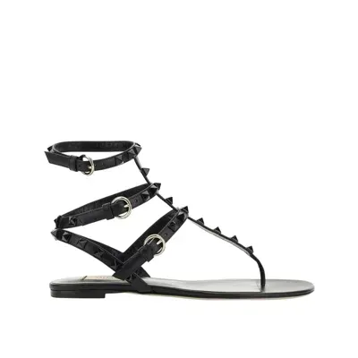 Valentino Garavani Rockstud Flip-flop Sandlas In Black