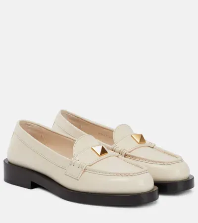 Valentino Garavani Off-white One Stud Loafers In I16 Light Ivory