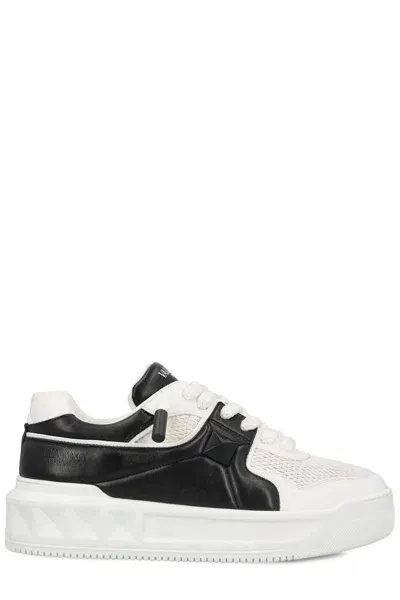 Valentino Garavani Valentino Sneakers In Bianconero