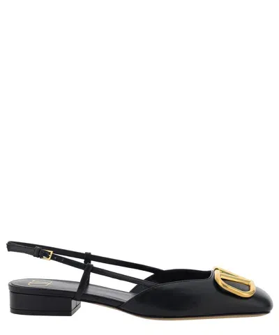 Valentino Garavani Vlogo Pumps In Black