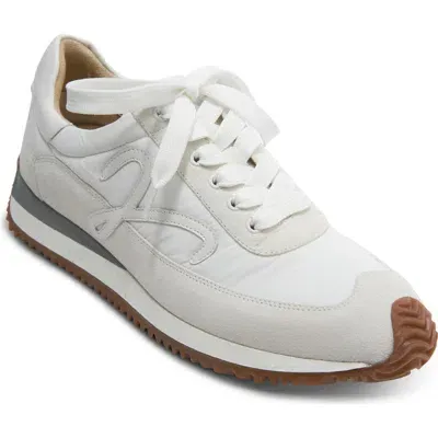 Vaneli Queen Sneaker In White