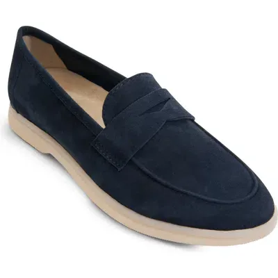 Vaneli Undine Penny Loafer In Navy