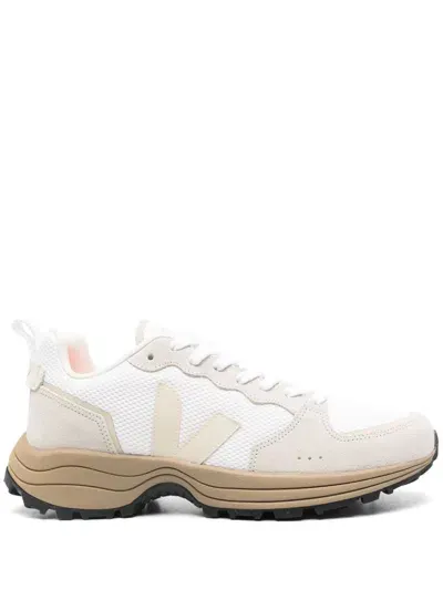 Veja Alveomesh Venturi Ii Sneakers In Whitepierredune