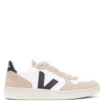 Veja V10 Chromefree Low-top Sneakers In White/black