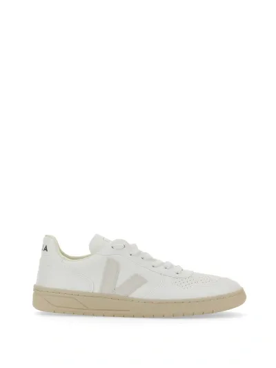 Veja Sneaker V-10 In White