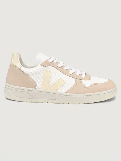 Veja V-10 Sneaker In White-butter-almond