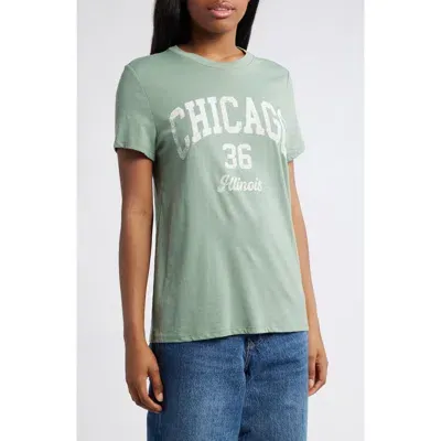 Vinyl Icons Chicago Graphic Boyfriend T-shirt In Lily Pad