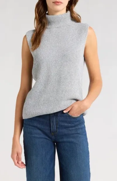 Wayf Faye Sleeveless Turtleneck Sweater In Heather Grey