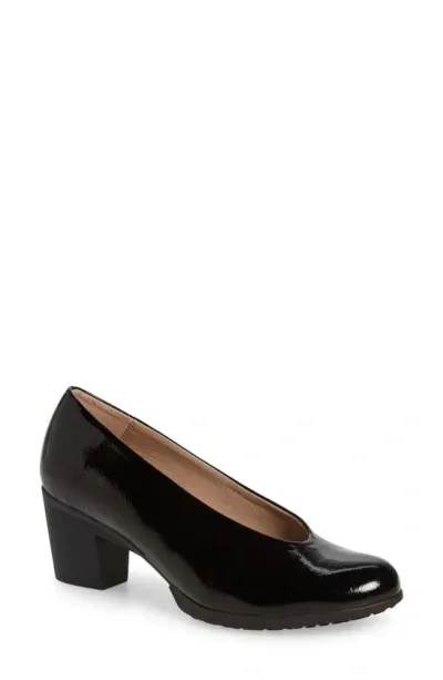 Wonders Almond Toe Pump In Lack Black