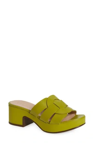 Wonders Block Heel Sandal In Iseo Apple