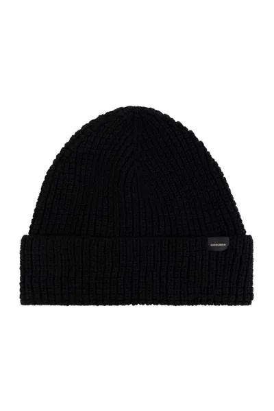 Woolrich Logo Patch Knitted Beanie In Black