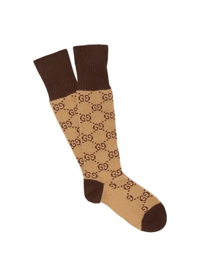 Gucci Gg Supreme Logo Cotton Blend Socks In Beige,dark Brown