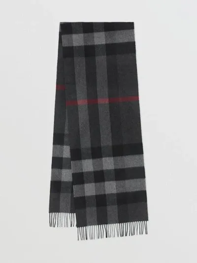 Burberry The Classic Check Cashmere Scarf In Grey