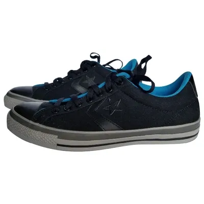 Pre-owned Converse Cloth Low Trainers In Black