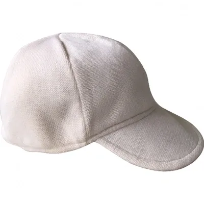 Pre-owned Fendi Wool Cap In White