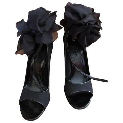 Pre-owned Alexander Mcqueen Patent Leather Sandals In Black