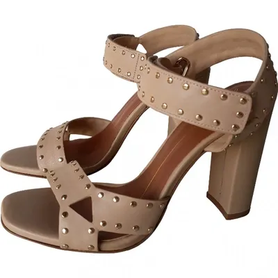 Pre-owned Lola Cruz Leather Sandals In Beige