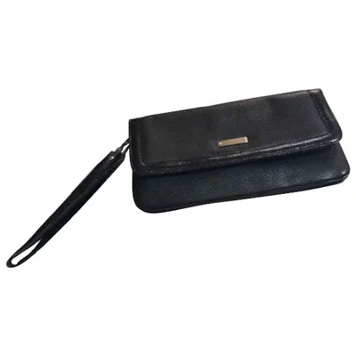 Pre-owned Kenneth Cole Leather Clutch Bag In Black