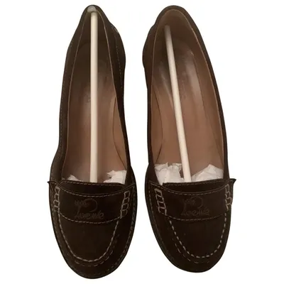 Pre-owned Loewe Flats In Brown