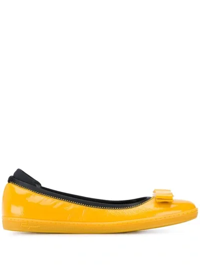 Ferragamo Vara Bow Ballerina Shoes In Yellow