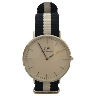 Pre-owned Daniel Wellington Watch In Silver