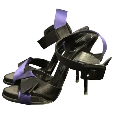 Pre-owned Roger Vivier Cloth Sandals In Black