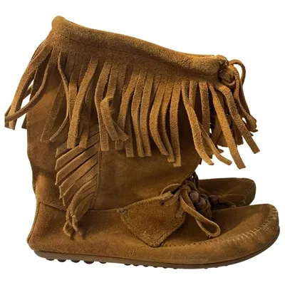 Pre-owned Minnetonka Mocassin Boots In Beige