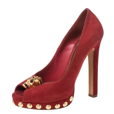 Pre-owned Alexander Mcqueen Red Suede Skull Embellished Peep Toe Pumps Size 36