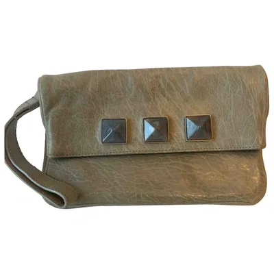 Pre-owned Marc Jacobs Leather Clutch Bag In Grey