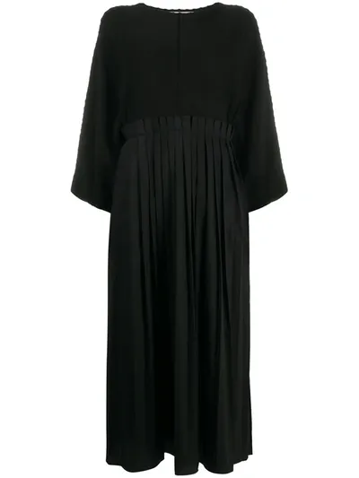 Maison Flaneur Pleated Oversized Dress In Black