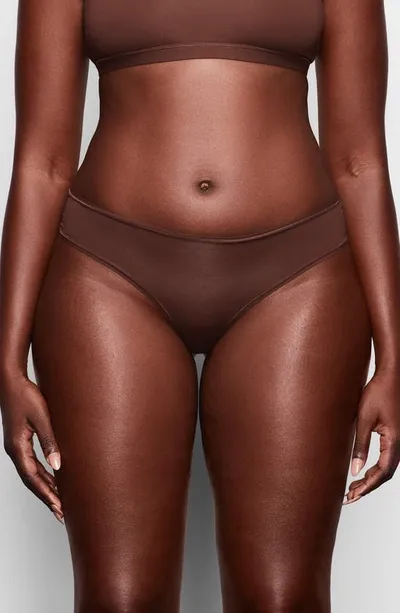 Skims Fits Everybody Stretch-woven Thong In Cocoa