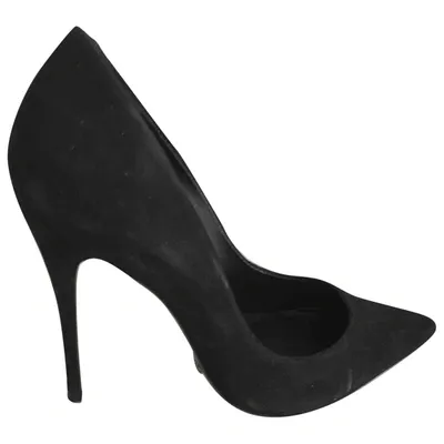 Pre-owned Schutz Heels In Black