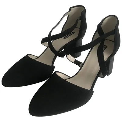 Pre-owned Giorgio Armani Cloth Heels In Black