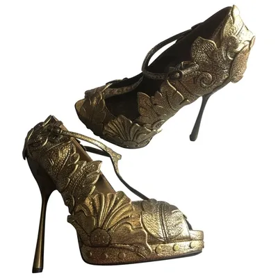 Pre-owned Alexander Mcqueen Leather Sandals In Gold