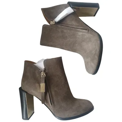 Pre-owned See By Chloé Ankle Boots In Ecru