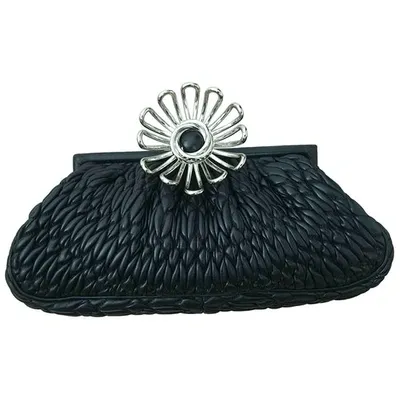 Pre-owned Miu Miu Matelassé Leather Clutch Bag In Black