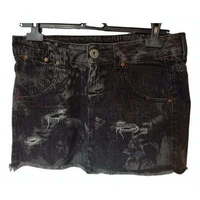 Pre-owned Guess Mini Skirt In Black