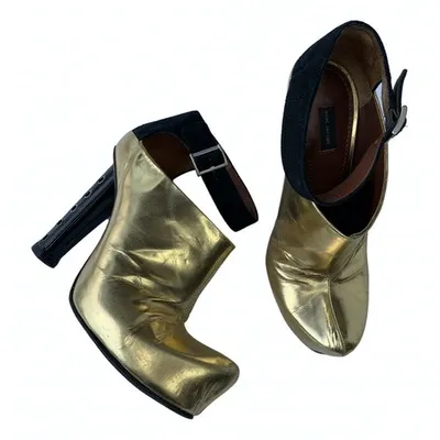 Pre-owned Marc Jacobs Leather Heels In Gold