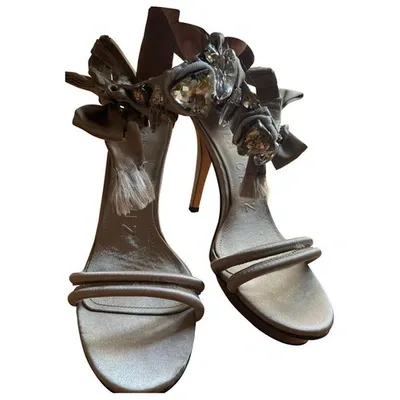 Pre-owned Lola Cruz Leather Sandal In Beige