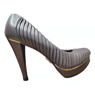 Pre-owned Schutz Leather Heels In Grey